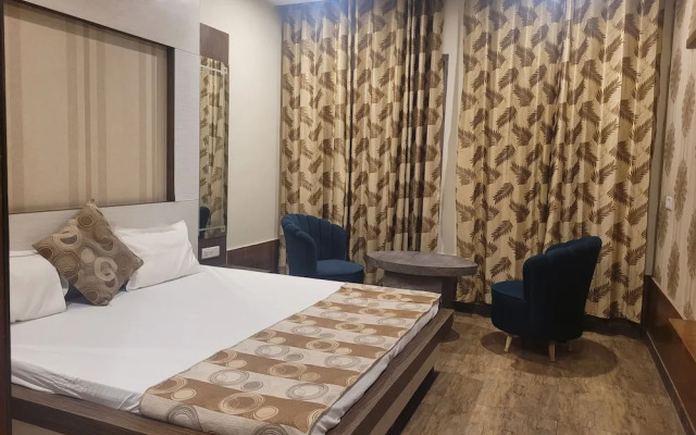 The Aura Grand