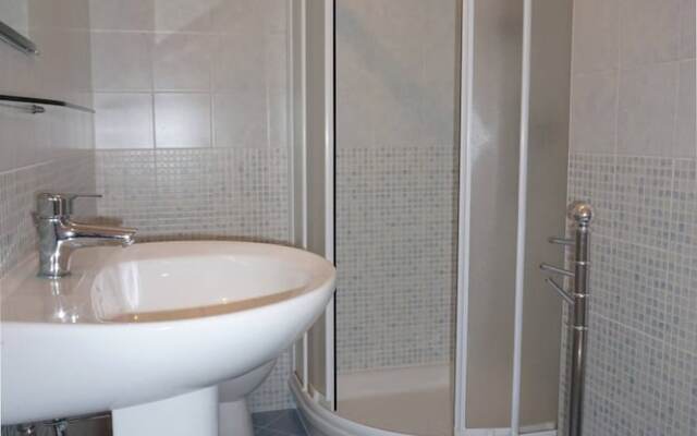 Beautiful Beachfront Apartment-pool-ac by Beahost Rentals