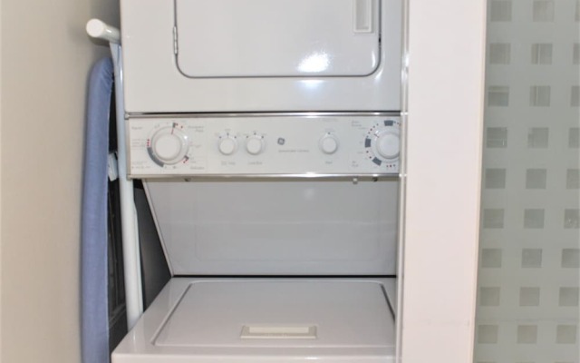 Jamaica Royale 004 - 1 Br Condo