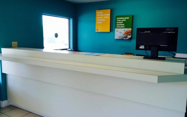 Motel 6 Macclenny, FL