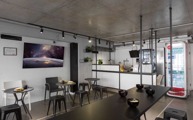 Hotel Constellation 89