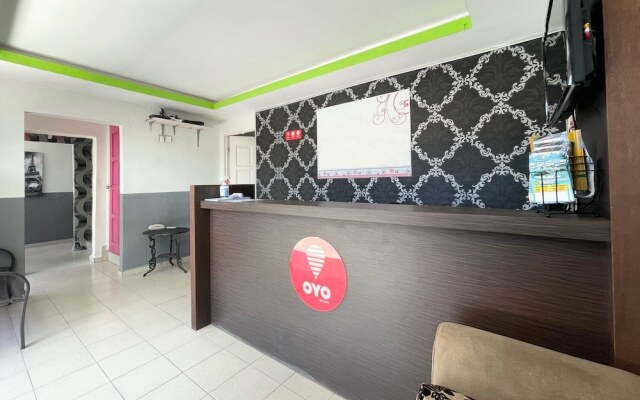 OYO 90324 Muar Station Hotel