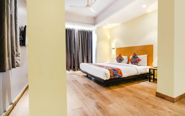 OYO Townhouse 152 Sarat Colony