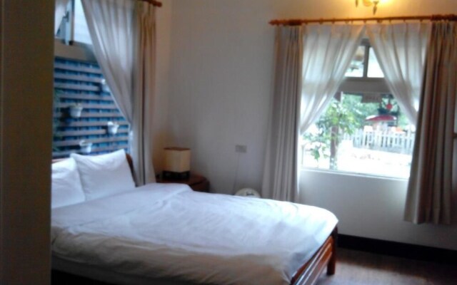 Lohas Gallery Long Stay Hostel