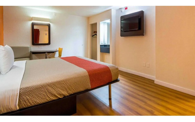 Motel 6 Garland, TX - Northeast Dallas