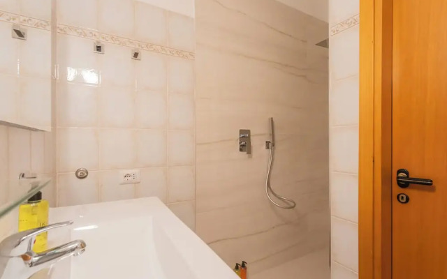 The Secret Lake View by Rent all Como