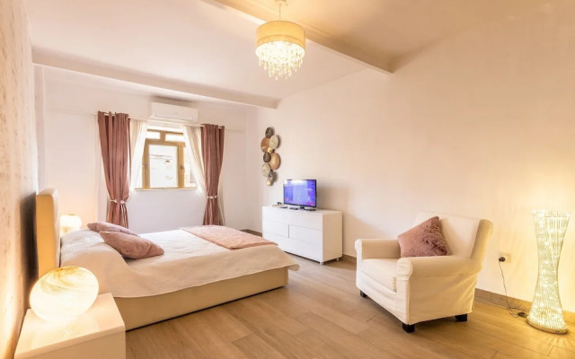 Magnificent Sea View Penthouse Cospicua