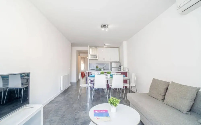 Apartment in Empuriabrava Near Sandy Beach