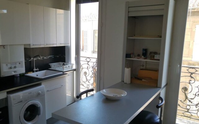 Beautiful 2-room Apartment-downtown/cours Julien