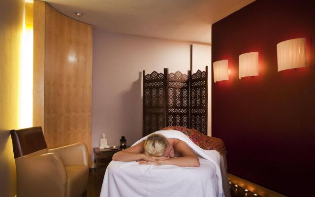 Clayton Hotel Belfast City