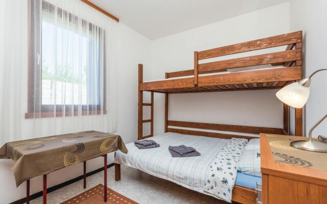 Amazing Home in Pag With 2 Bedrooms and Wifi