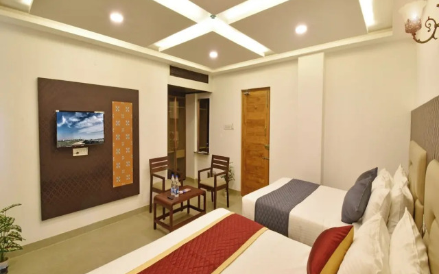 A K G Hotel