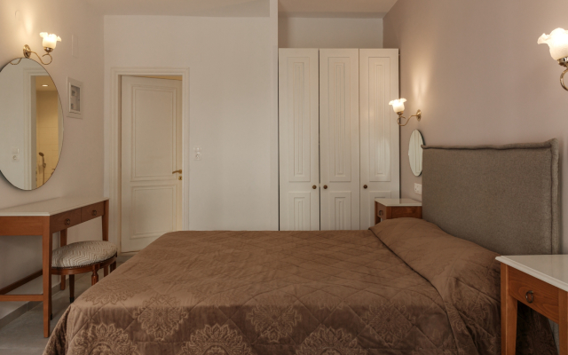 Nami Hotel & Suites
