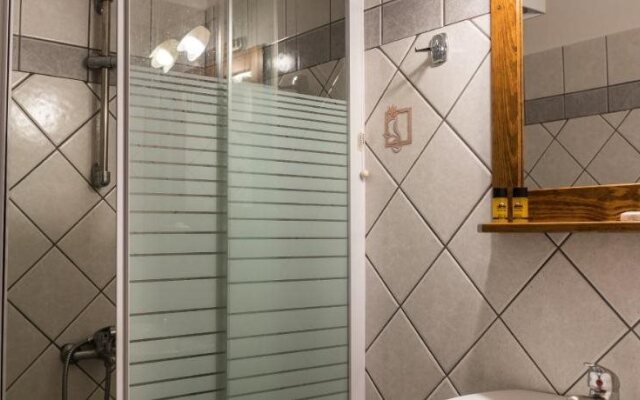 Kroupi Hotel