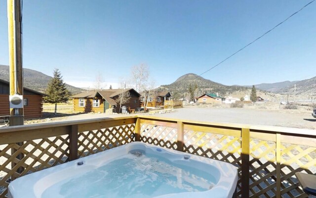 Foothills Lodge and Cabins