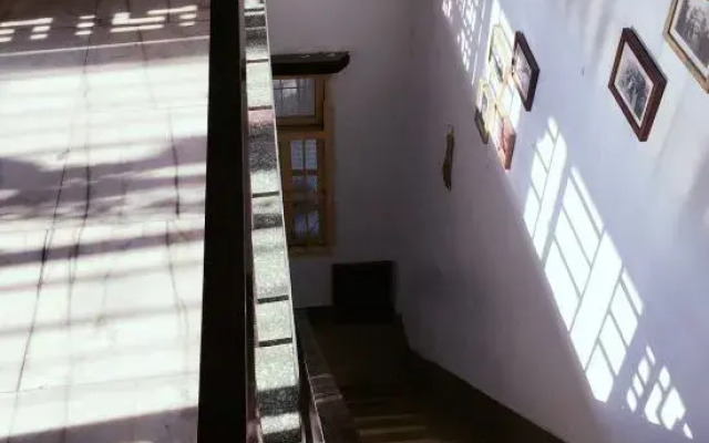 Sanzao Shiyue Hostel