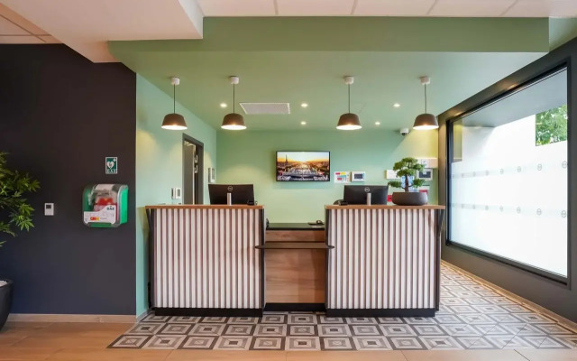 B&B HOTEL Paris Porte d'Orléans