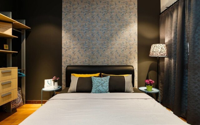 Cozy & Modern Guesthouse @ Regalia Residence