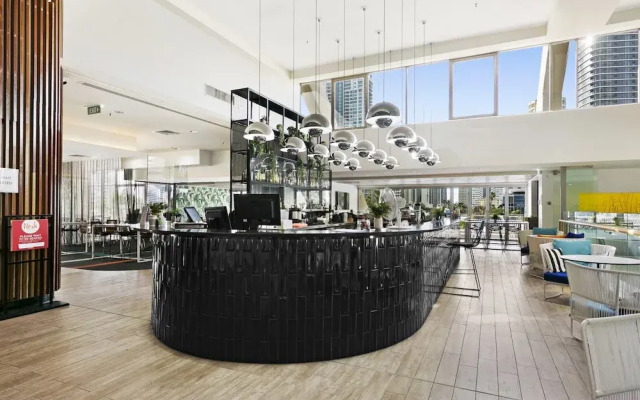 Ocean View 2-bed Studio In the Heart of Surfers