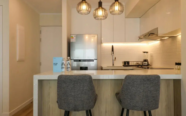w Sensational 2BR in the Heart of Barranco