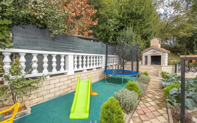 Beautiful Home in Crikvenica With Wifi and 2 Bedrooms