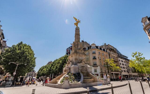 Hypercentre 200m Cathedrale/Train Station + Private Parking*