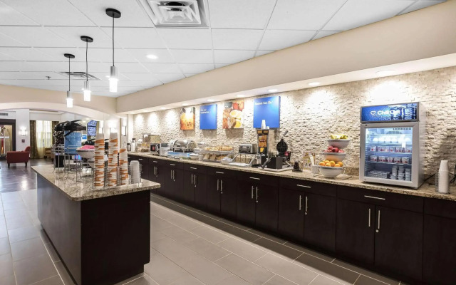 Comfort Inn & Suites
