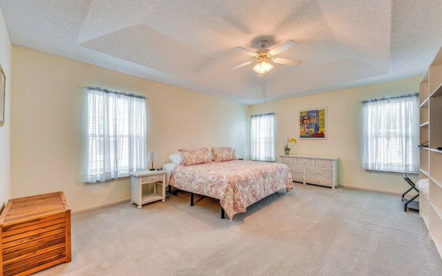 Lovely Family Home w/ Lanai, 6 Mi to Amelia Island