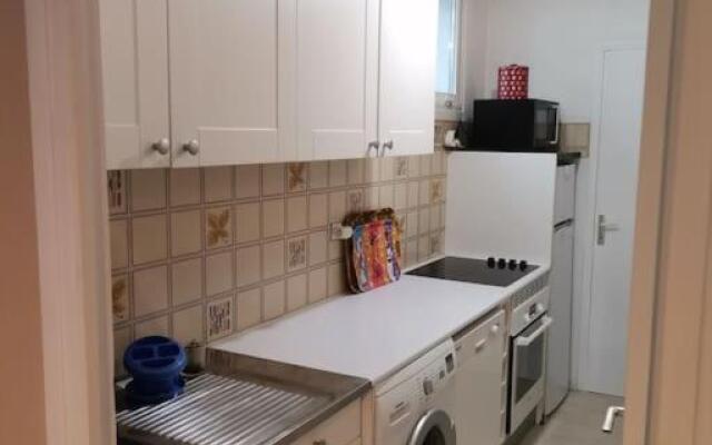 Relaxing 2p apartment in front of a lovely garden