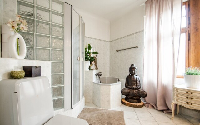 Villa12 Guesthouse & Event