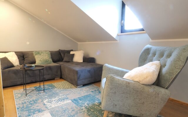 Apartments and Rooms Sara Latin