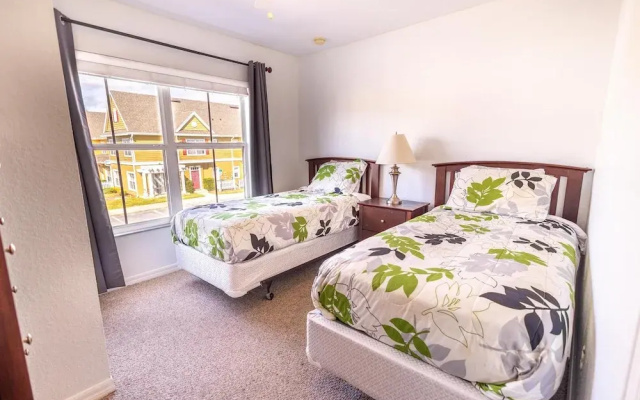 4562 YR - Amazing 4 Bed Private Getaway