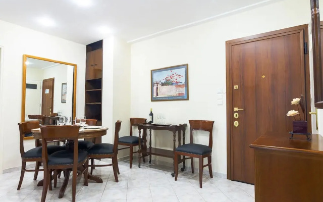 Classy 2 bedroom apartment near Acropolis & Metro