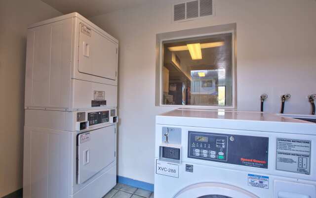 Motel 6 Valdosta, GA - University