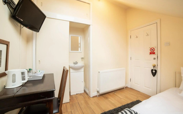 OYO Lonsdale Guest House