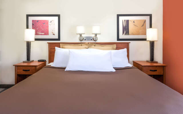 Days Inn By Wyndham Lincoln