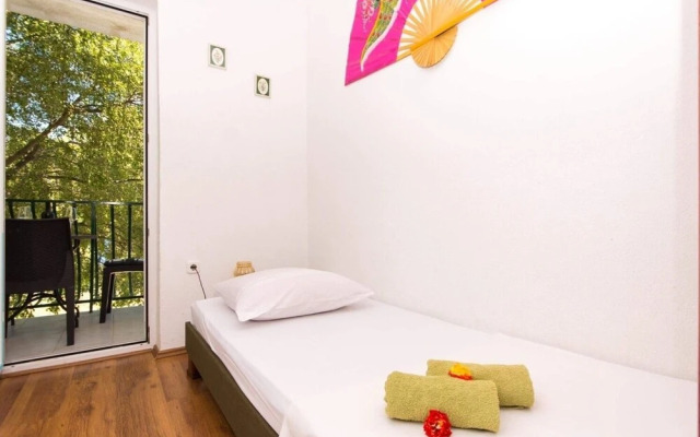 Sandra - Quiet & Close to the Beach - A3