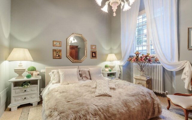 Casa Poggi in Lucca With 5 Bedrooms and 3 Bathrooms