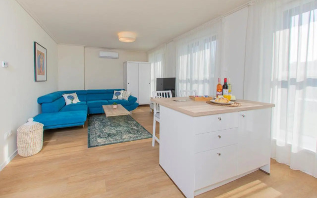 Sun terrace mini penthouse bestern