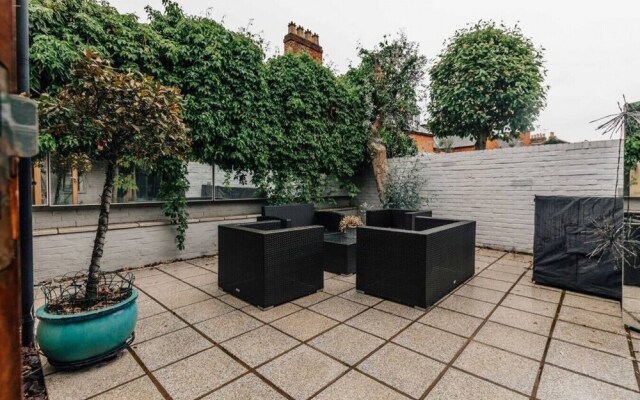 The Herringbone - 3 Bed With Parking Pet Friendly