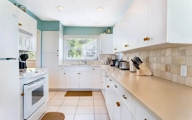 Winshall Home 4 Bedroom Home by RedAwning