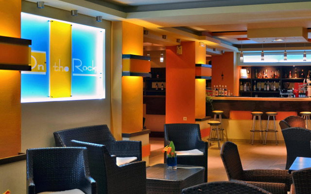 Belussi Beach Hotel & Suites