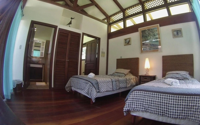 Kenaki Lodge