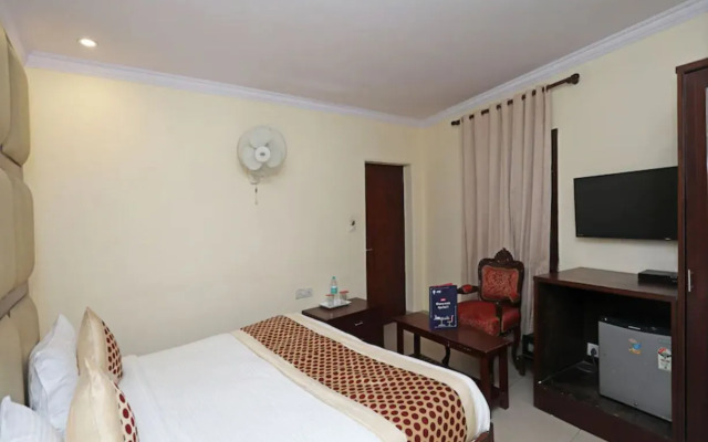 Vivek Hotel