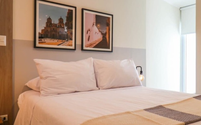 w Marvelous 2BR With Balcony in Miraflores