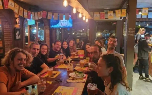 Island Vibe Nomads - Adventure Hostels & Coworking