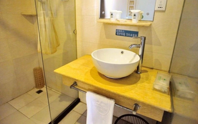 GreenTree Inn ZhenJiang Dingmao Industrial Park Wode Square Express Hotel