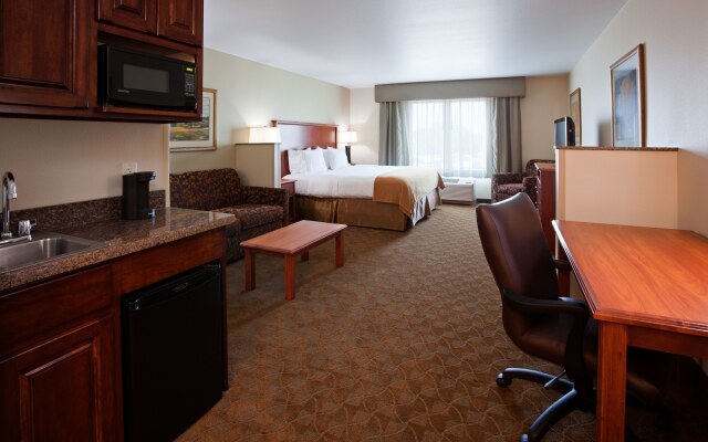 Holiday Inn Express and Suites Mason City, an IHG Hotel