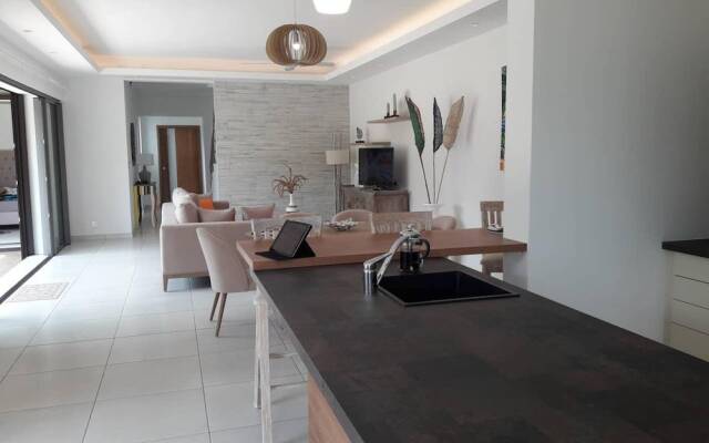 Villa with 3 Bedrooms in Pereybere, Grand Baie, with Private Pool, Enclosed Garden And Wifi