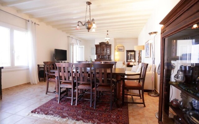 Amati Villa Cavo Dellos